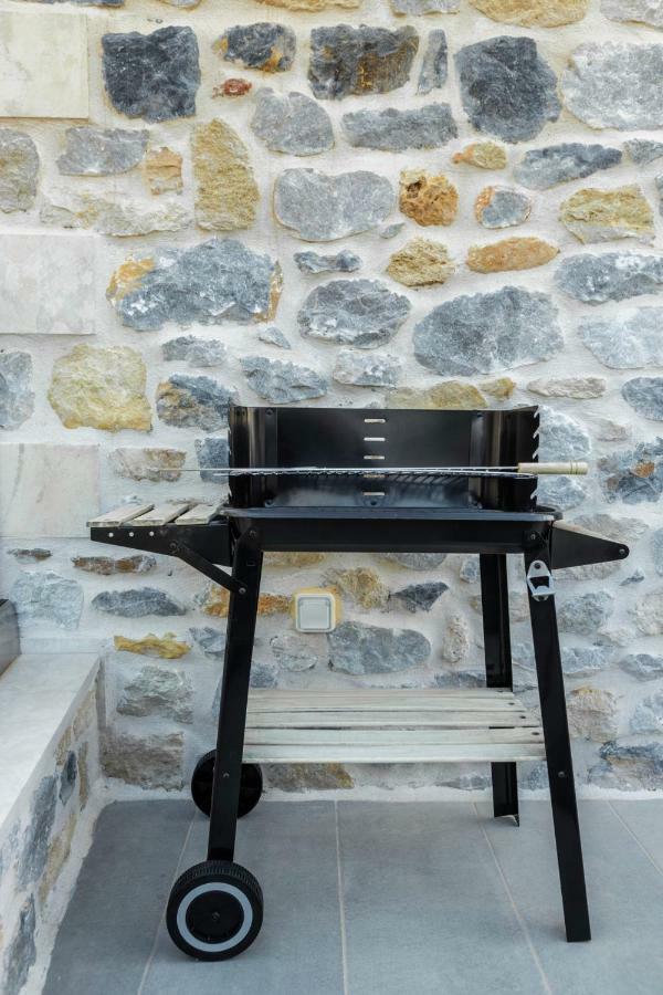 Marilena Natural Stone House, By Hellocrete Pigí Exterior foto